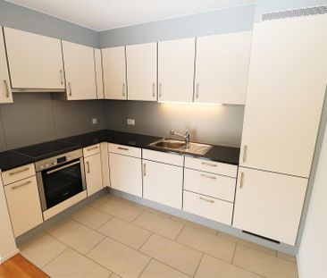 Helle 2.5-Zimmerwohnung mit Balkon in der Nähe des Rheins zu vermieten - Photo 1