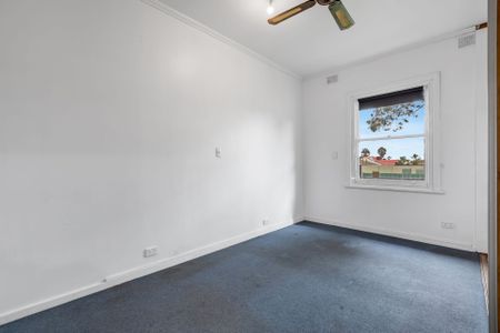 Three bedroom home - Photo 3