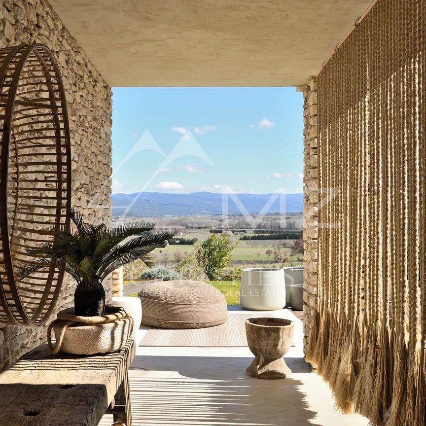 Gordes - Superbe maison en pierres avec décoration raffinée et vue magnifique - Photo 1