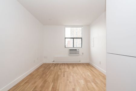 798 Richmond Street West - Photo 3