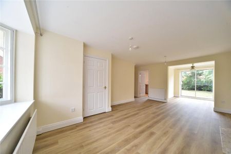 4 bedroom detached house to rent - Photo 4