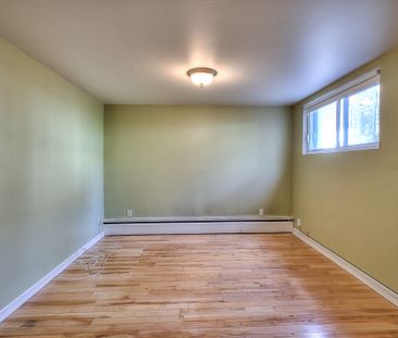 11205 Avenue de Rome - Photo 1