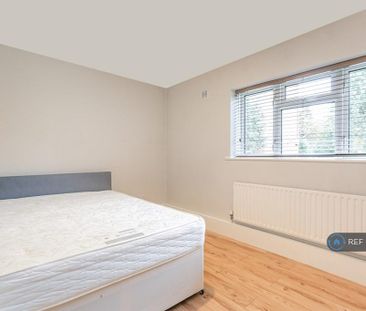 4 bedroom flat to rent - Photo 6