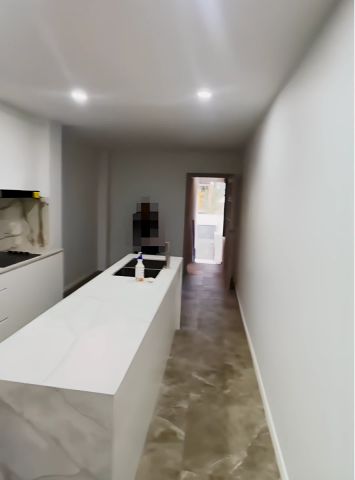 4 bed 4 bath - Photo 3