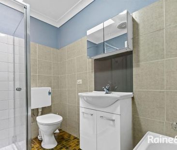 LOCATION IS THE KEY! LOVELY 2 BEDROOM VILLA IN INGLEBURN FOR LEASE! - Photo 6
