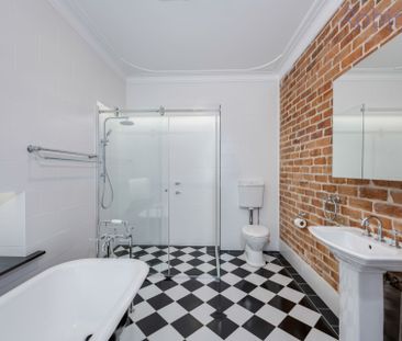 Fully renovated four bedroom home with in heart of Maryville - Photo 5