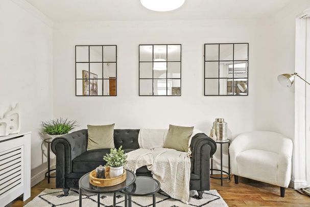 1 bedroom in a house share to rent - Photo 1