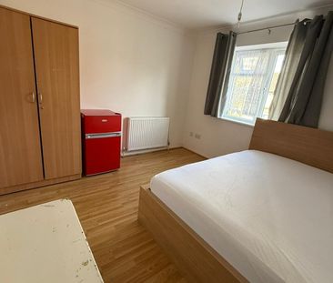 Room in a Shared House, Windmill Lane, E15 - Photo 3