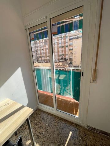 Travessera de Gràcia, Barcelona, Catalonia 08027 - Photo 4