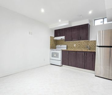 For Lease - 7 Mccrackin Court, Vaughan, Ontario - Photo 4