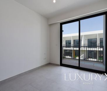 3 Beds + Maids | Unfurnished | Ready To Move - Photo 4