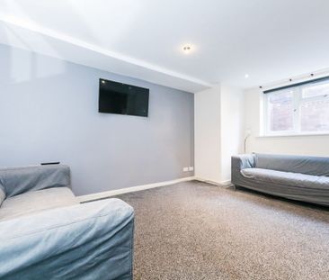 Manor Drive, Leeds - Photo 5