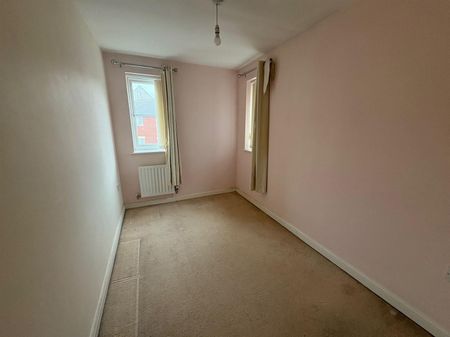 Watermint Drive, Tuffley - Photo 3