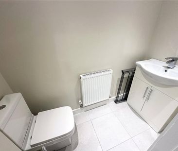 2 bedroom end of terrace house to rent - Photo 6