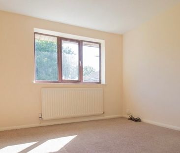 2 Bed Semi-Detached House, The Meadows, NG2 - Photo 2