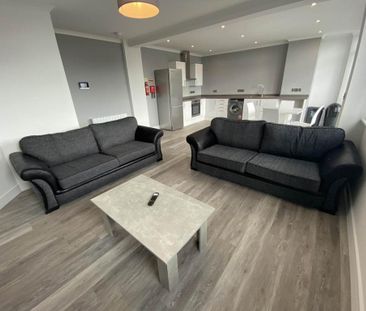 3 bedroom flat to rent - Photo 1