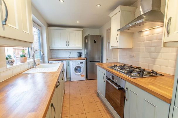 3 bedroom semi-detached house to rent - Photo 1