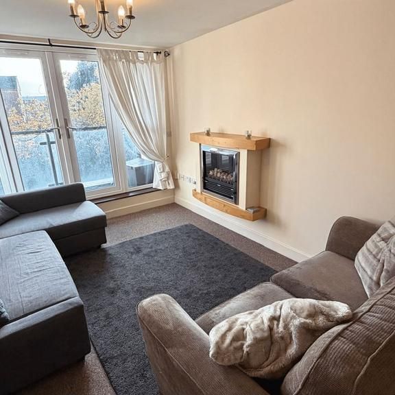 2 bedroom flat to rent - Photo 1