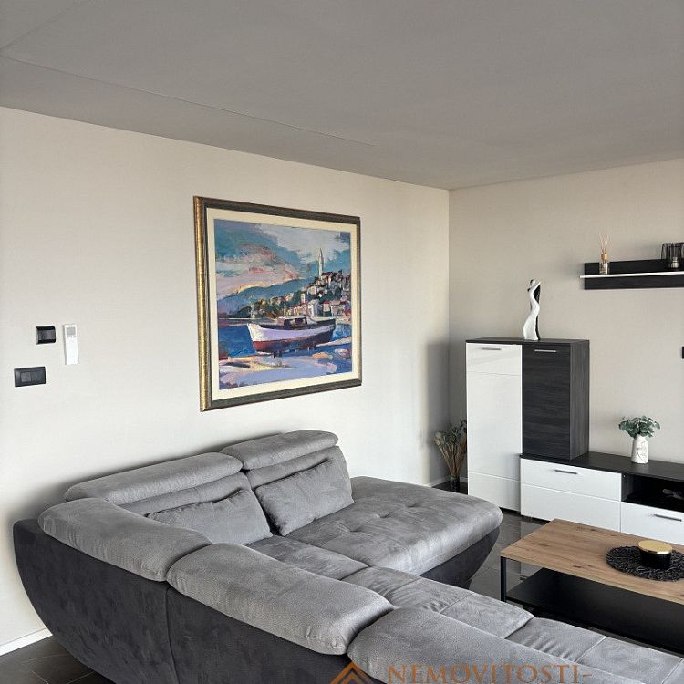Pronájem bytu 2+kk 118 m² - Fotografie 1