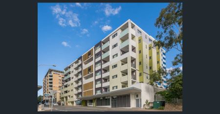 2 Bedroom Apartment With Washing machine and fridge - Photo 4