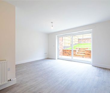 4 bed Semi Detached House for rent - Photo 4