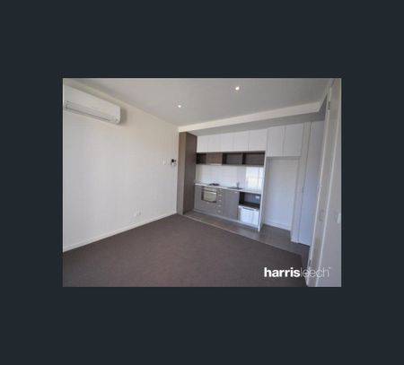 12/570 Glenferrie Road, Hawthorn, Vic 3122 - Photo 2