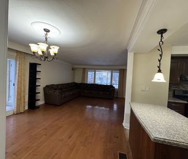 For Lease - 15 Vange Crescent, Toronto, Ontario - Photo 6