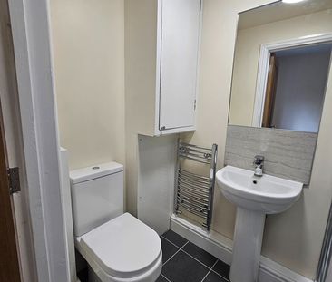 1 Bed Flat, Gainsborough Road, LE2 - Photo 3