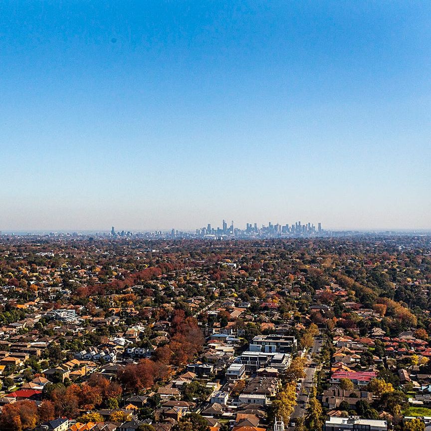 Bright and Stylish Fully Furnished Home, Just Steps from Box Hill Central - Photo 1