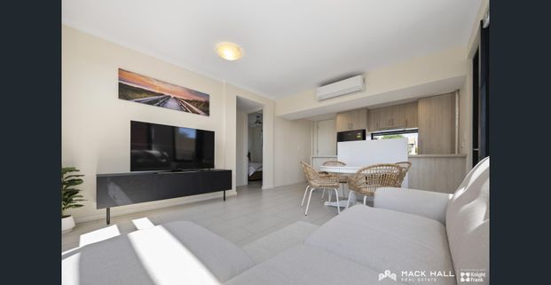 Furnished Stylish 2-Bedroom Apartment with Modern Comforts - Photo 1