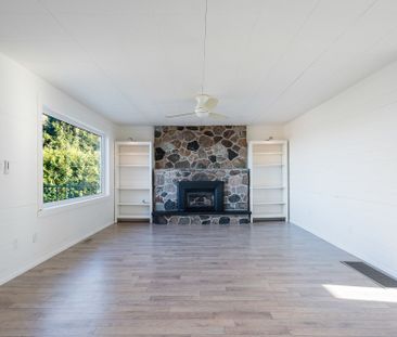 For Lease - 35 St. Clair Street, Collingwood, Ontario - Photo 4