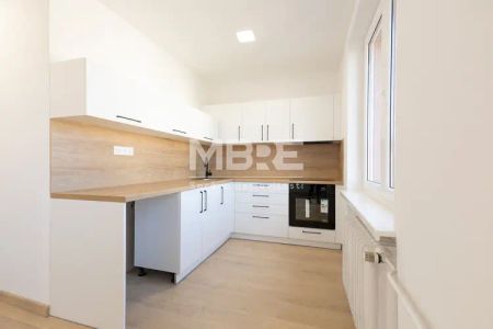 Pronájem bytu 2+1 s lodžií, Karviná - Ráj, ulice Kosmonautů - Fotografie 2