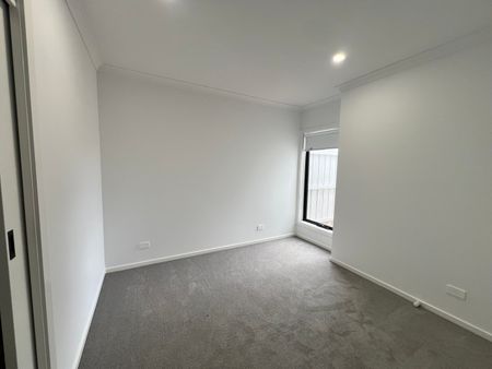 12 Ellis Dr, Diggers Rest VIC 3427 - House For Rent | Domain - Photo 4