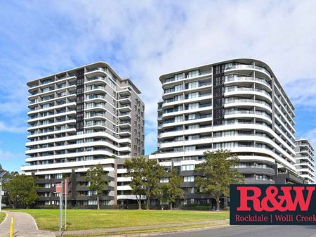 Two-Bedroom Apartment with Breathtaking Views - Photo 3