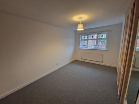 College Green, Yeovil - Photo 3