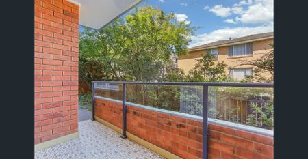 Spacious Ground Floor Apartment - Photo 3