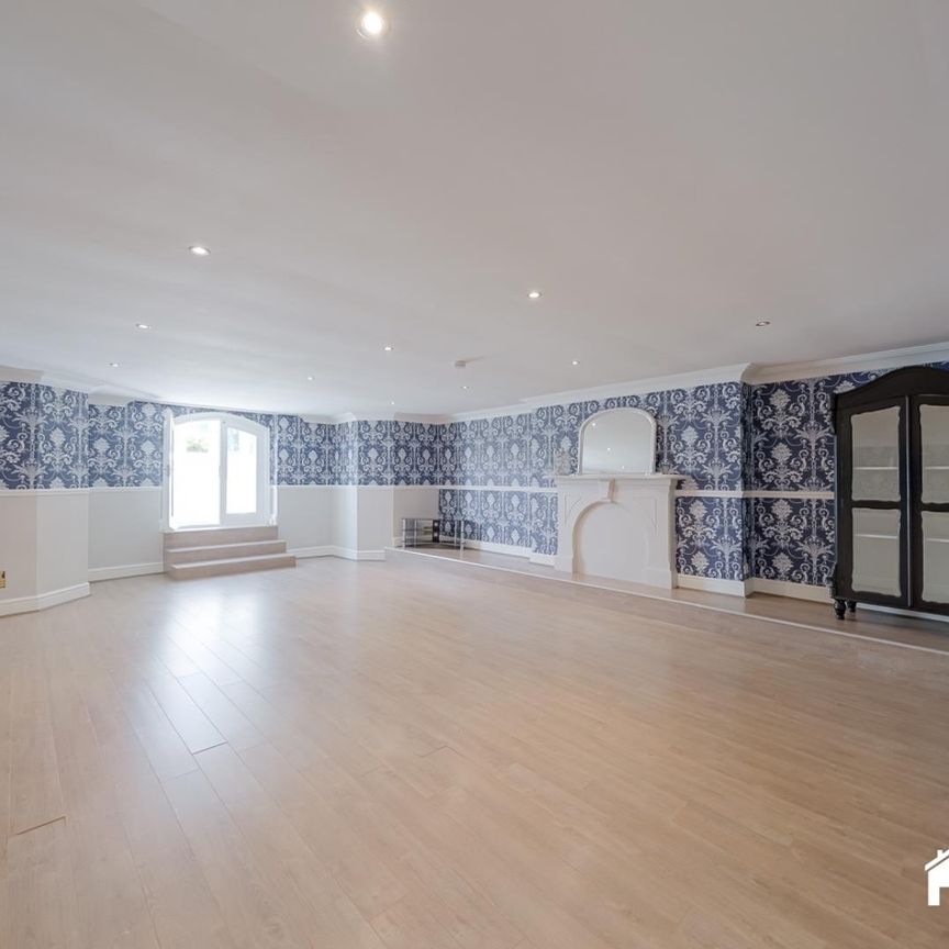 2 bedroom Flat to let - Photo 1