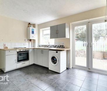 2 bedroom semi-detached house to rent - Photo 5