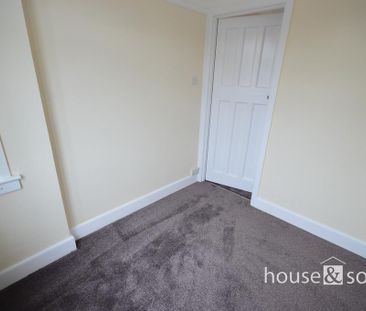 3 bedroom detached house to rent - Photo 5