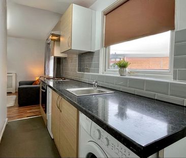 1 Bed Flat, Victoria Park Avenue, LS13 - Photo 3