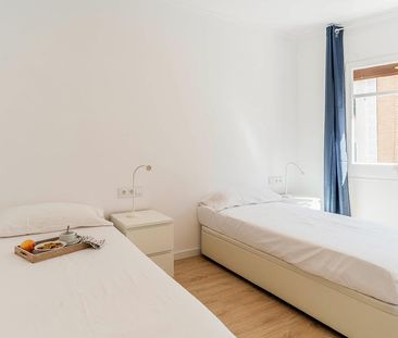 Charming 3-Bedroom Apartment in Horta-Guinardó - Photo 5