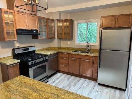 For Lease - 211 Golfview Avenue Unit# Main&Up, Toronto, Ontario - Photo 4