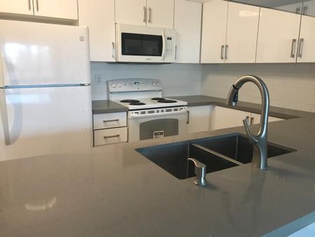 For Lease - 889 Bay Street Unit# 503, Toronto, Ontario - Photo 3