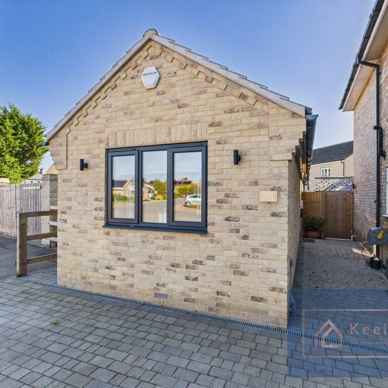 2 bedroom detached bungalow to rent - Photo 1