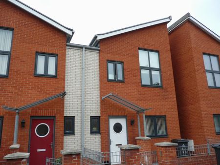 3 bedroom terraced house to rent - Photo 5