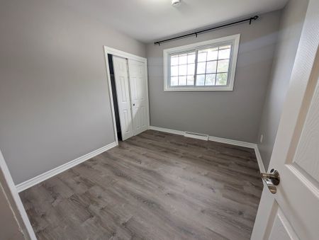 Bright and Comfortable 3-Bedroom Unit in Niagara Falls! - Photo 2