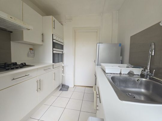 Canada Crescent, W3, Acton - Photo 1