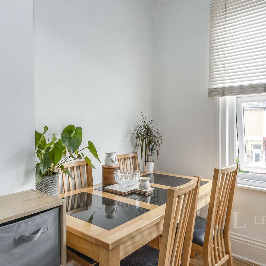 2 bedroom apartment to rent Copnor Road, Portsmouth, Hampshire, PO3 - Photo 1