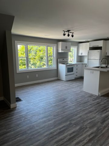 For Lease - 9 Gunn Street Unit# 1, Barrie, Ontario - Photo 4