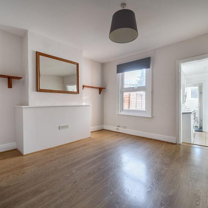 4 bedroom terraced house to rent - Photo 1